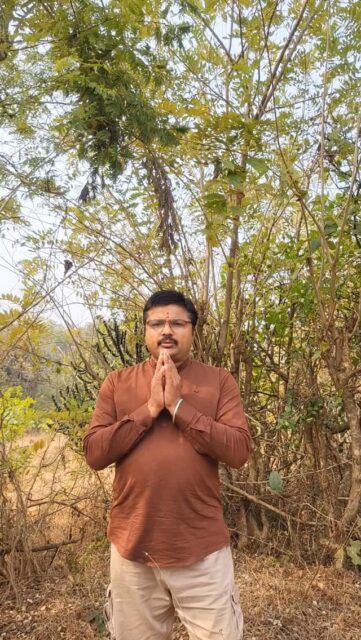 Ayurvedic treatment for knee joint osteo arthritis. 
#drsameerparanjape #ayurveda #kneepain #treatment #parinitawellness